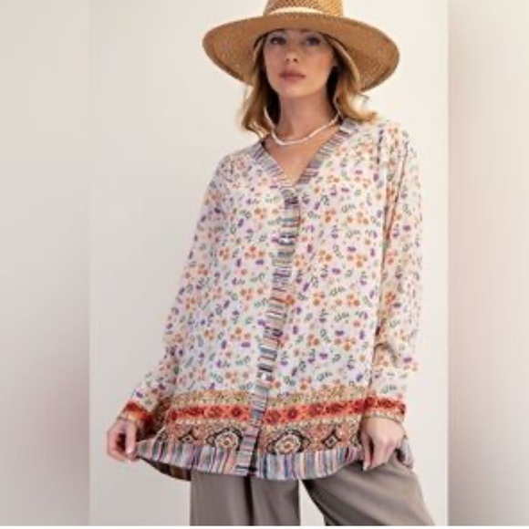 easel Tops - 30 Easel Multicolor Floral V-Neck Blouse